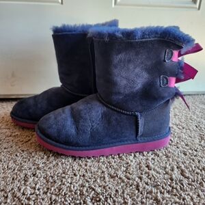 UGG Australia Bailey Bow Womens Blue Pink Fur Winter Designer Sheep Boots Size 4